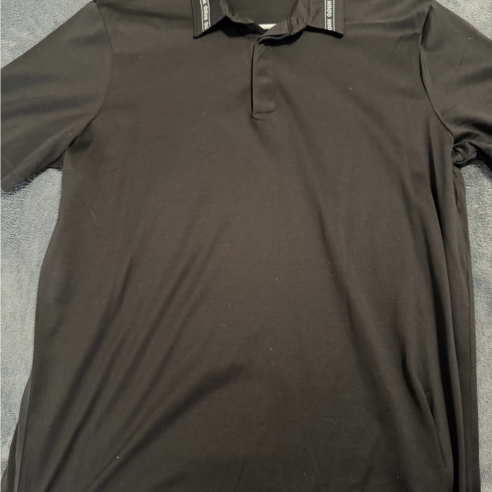 HUGO Black Short-Sleeve Polo with Branded Collar Trim